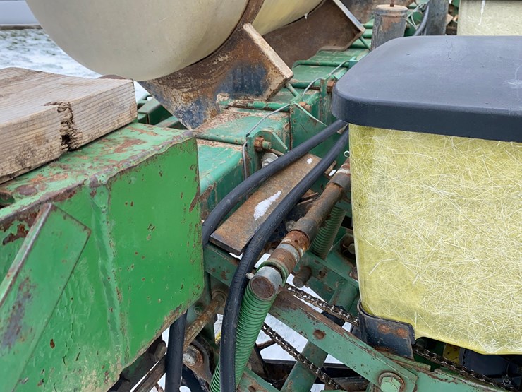 john-deere-7000-image-10