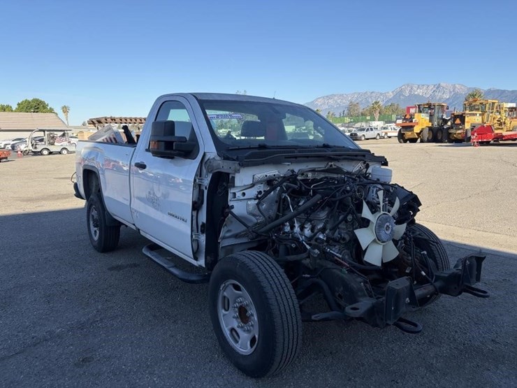 2017-gmc-sierra-2500hd-image-2