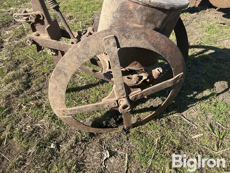 1-row-planter-image-9