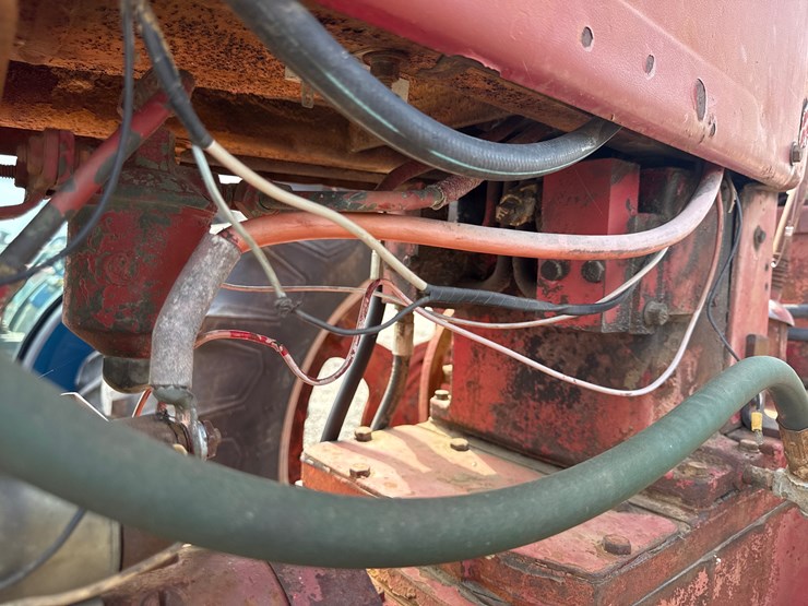 #75-•-mccormick-farmall-450-tractor-933-inv#-42875-image-36