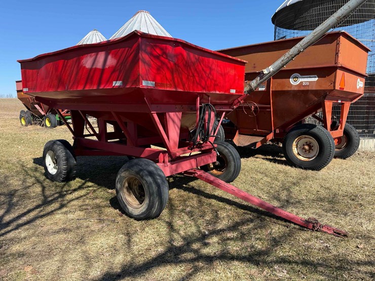 gravity-wagon-with-auger-image-1