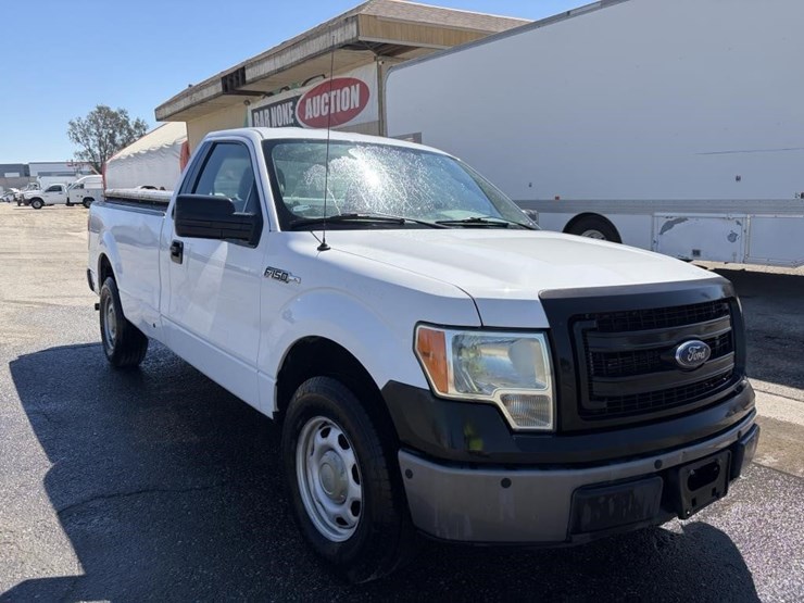 2014-ford-f150-xl-image-2