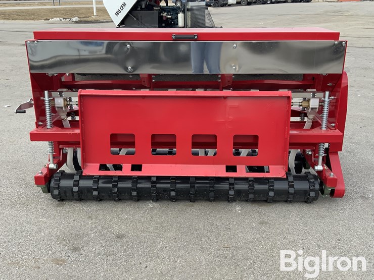 2025-massey-ferguson-730-image-6