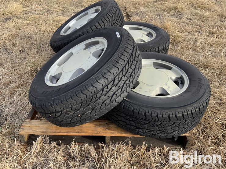 chevrolet-suburban-image-8