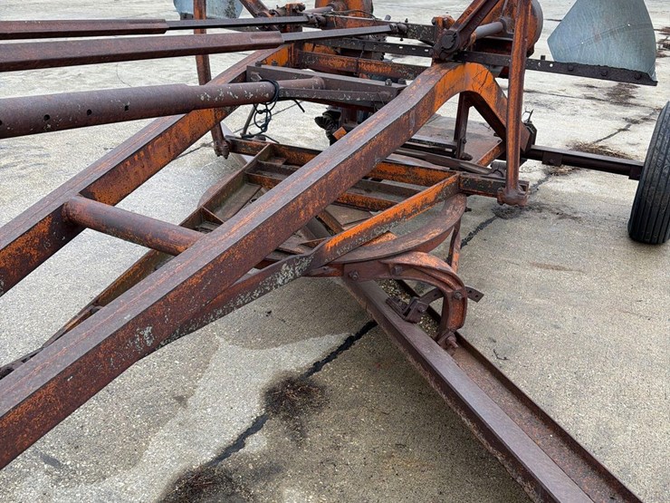 northfield-iron-company-#33-14ft-pull-type-road-grader-image-20