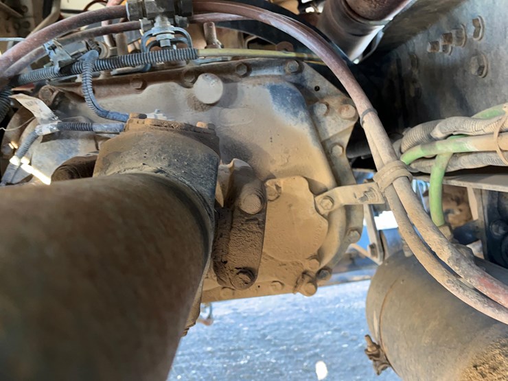 2004-caterpillar-c12-image-35