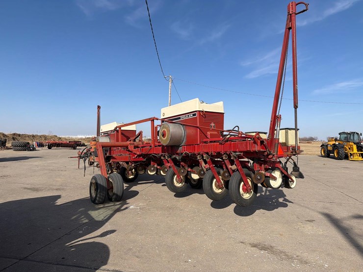 international-800-image-4