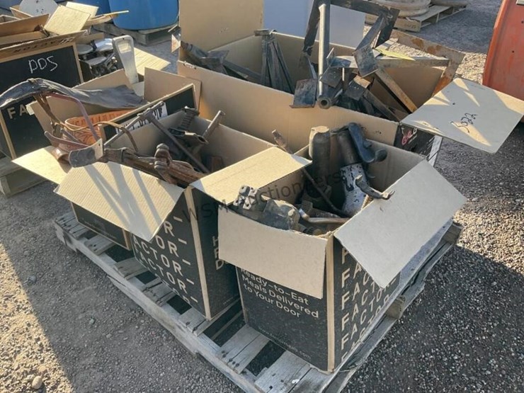 pallet-of-asst-antiques-image-1