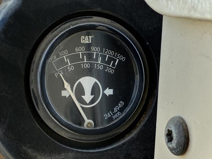 2003-caterpillar-143h-image-19