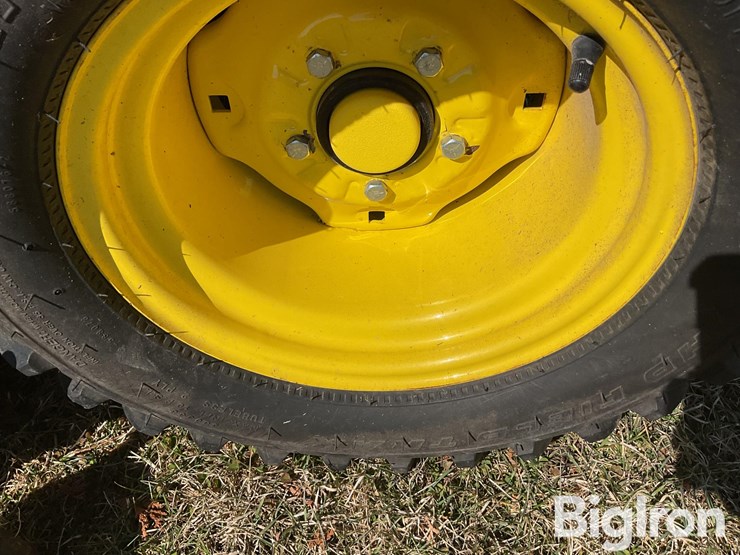 john-deere-x580-image-14