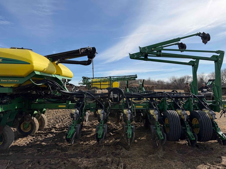 2011-john-deere-1770nt-ccs-image-7