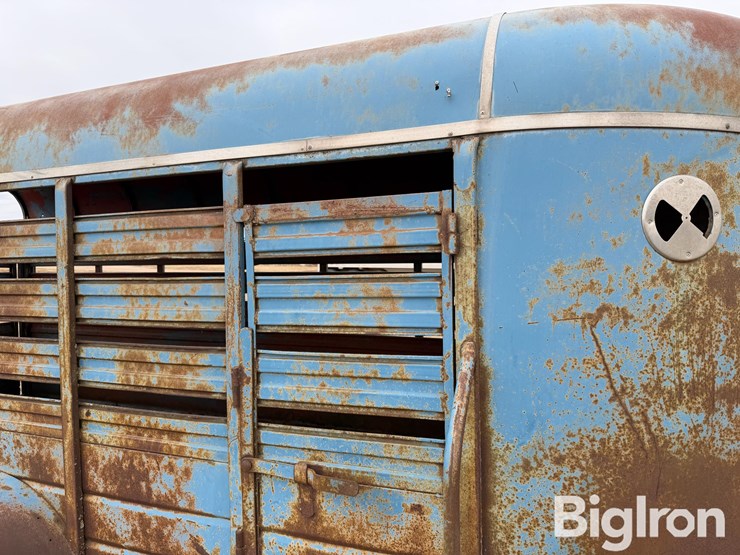 16'-t/a-livestock-trailer-image-17