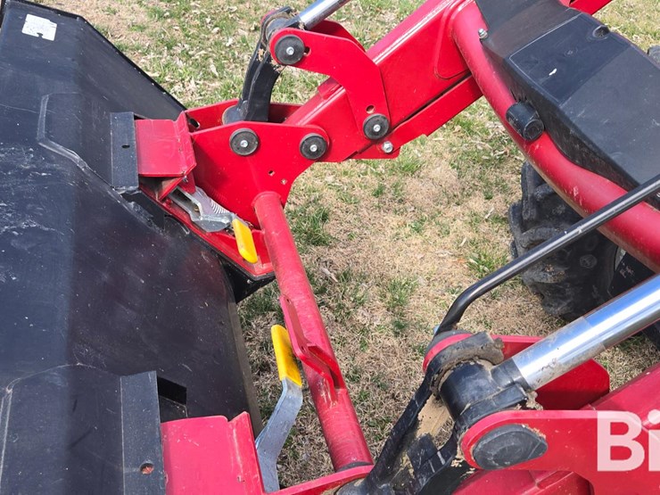 2012-case-ih-farmall-95-image-15