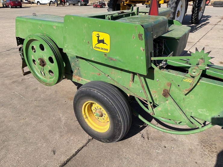 john-deere-336-image-18