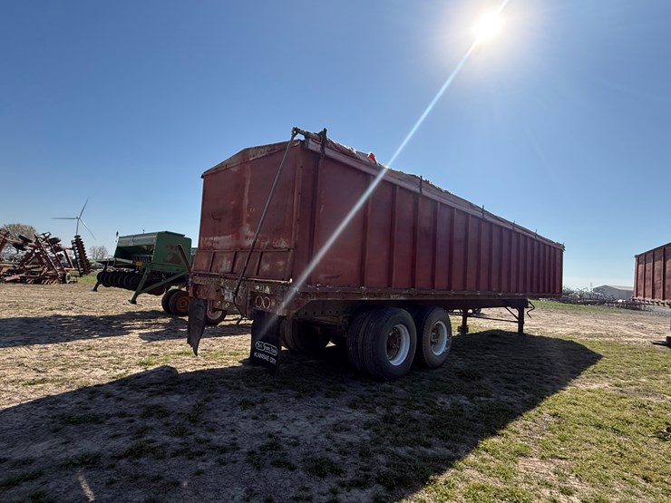 1965-trailmobile-trailer-image-3