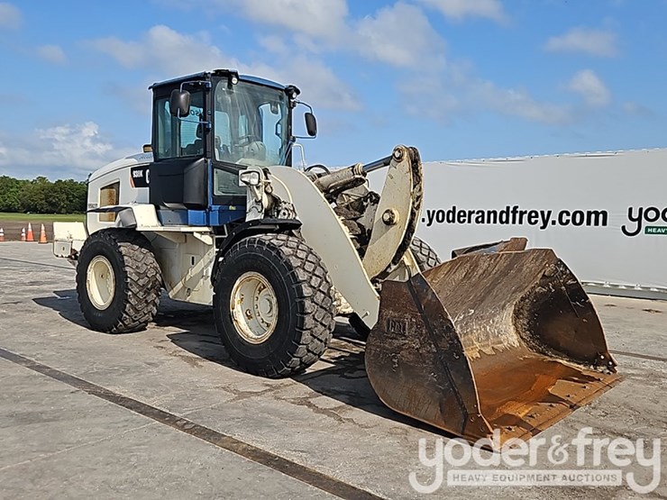 2015-caterpillar-938k-image-7