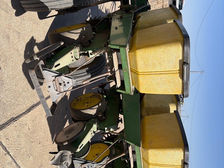 john-deere-7000-image-17