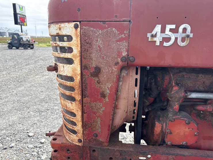 #75-•-mccormick-farmall-450-tractor-933-inv#-42875-image-29