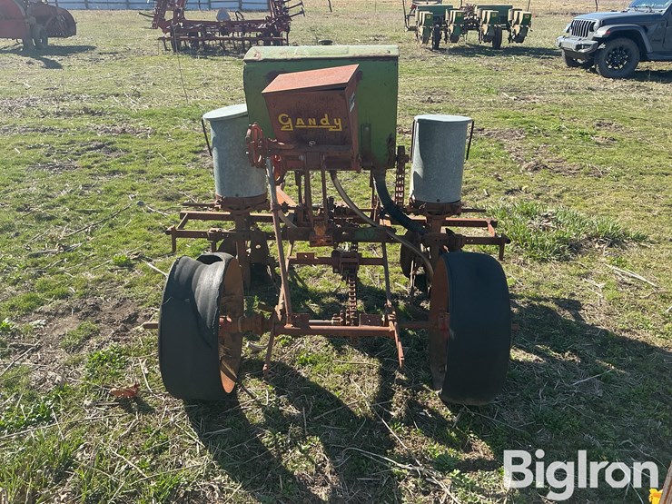 2r40-planter-image-6