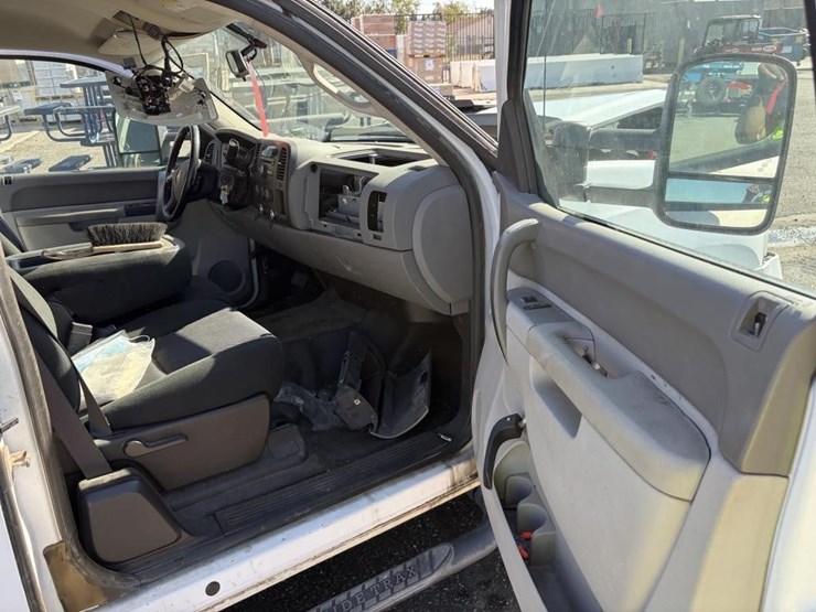 2012-gmc-sierra-2500-image-14