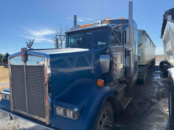 2004-kenworth-w900-image-4