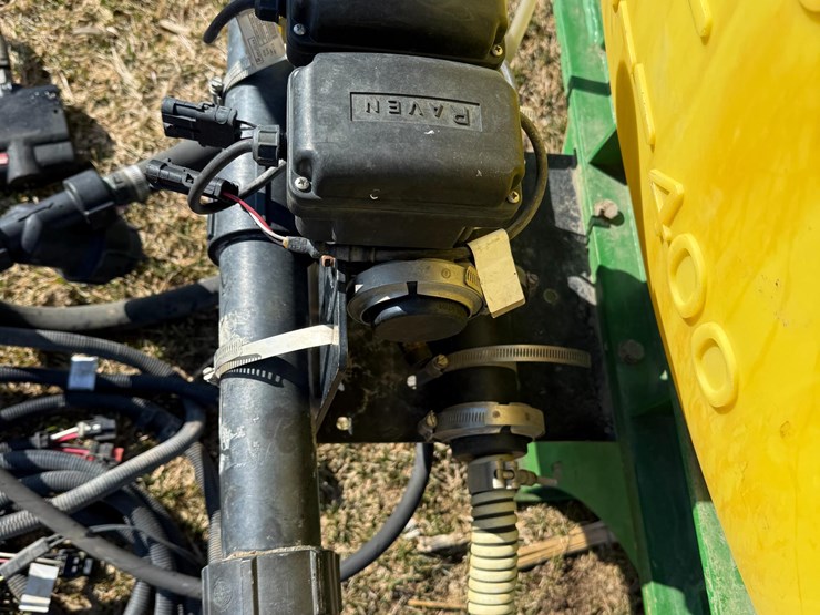john-deere-24-image-10
