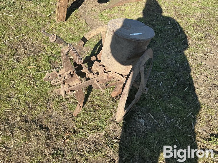 1-row-planter-image-3