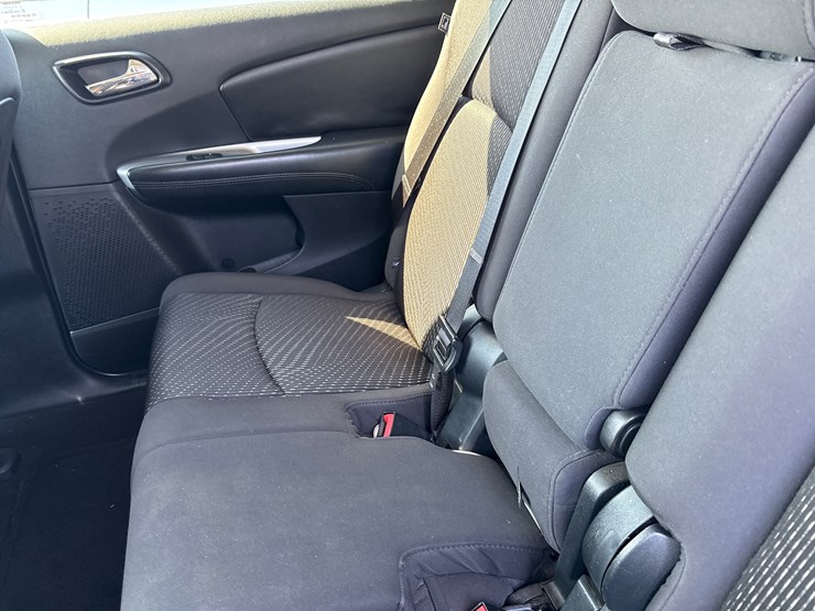 2013-dodge-journey-image-18