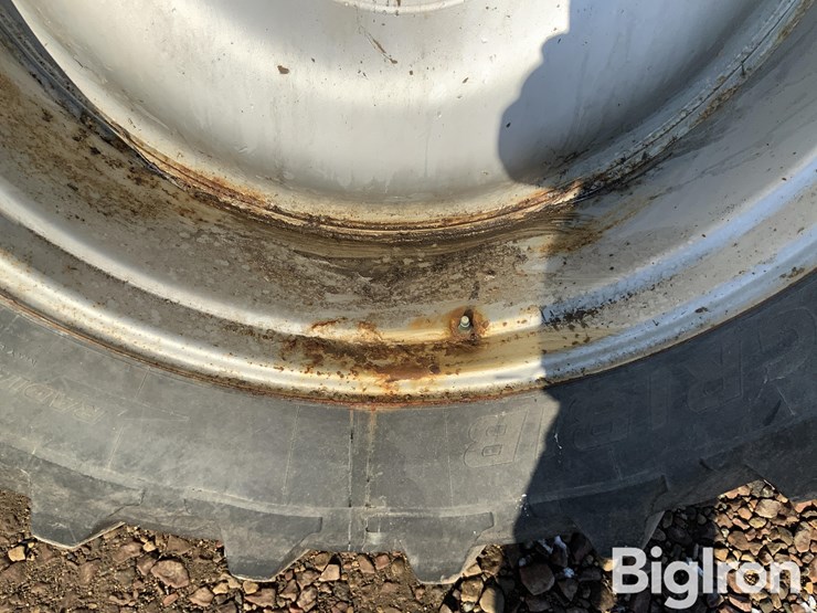 michelin-520/85-r42-tires-image-15