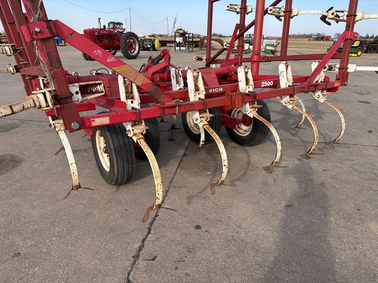 wil-rich-2500-image-5