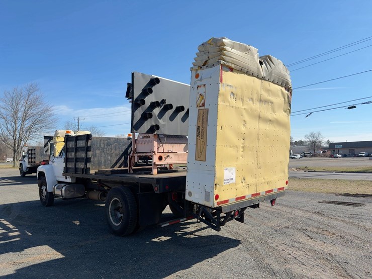 1989-ford-f600-image-3