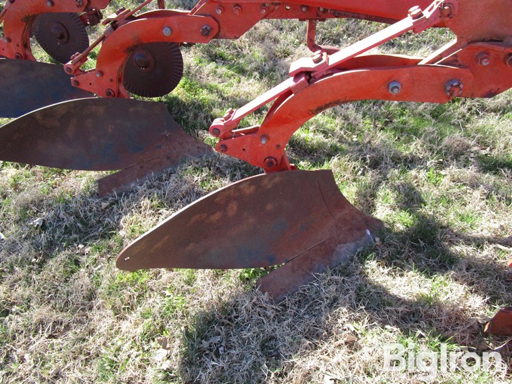 massey-ferguson-880-image-19