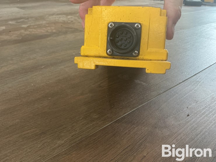 trimble-vm415-steering-valve-control-image-11