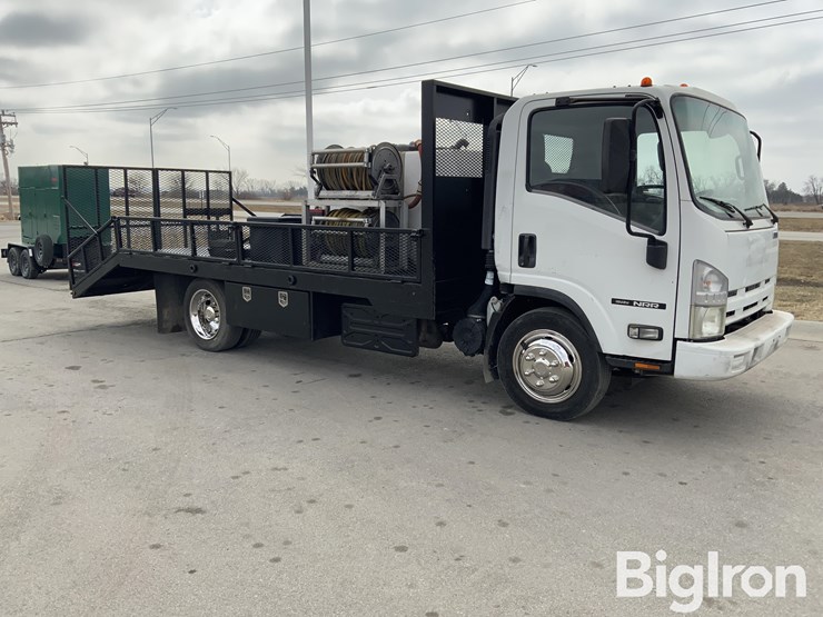 2013-isuzu-nrr-image-3