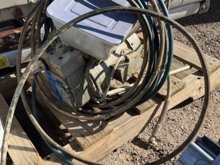 pallet-of-misc-image-3