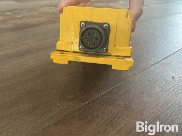 trimble-vm415-steering-valve-control-image-13