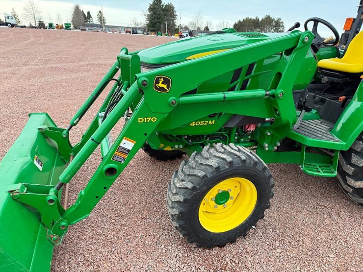 john-deere-4052m-image-18
