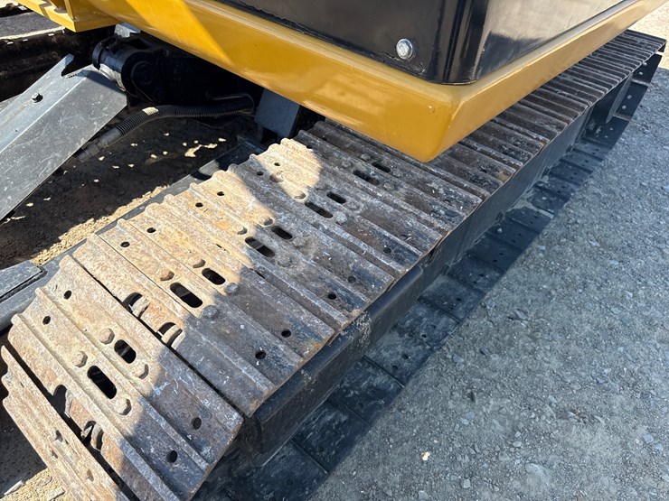 2017-caterpillar-305.5e2-image-11