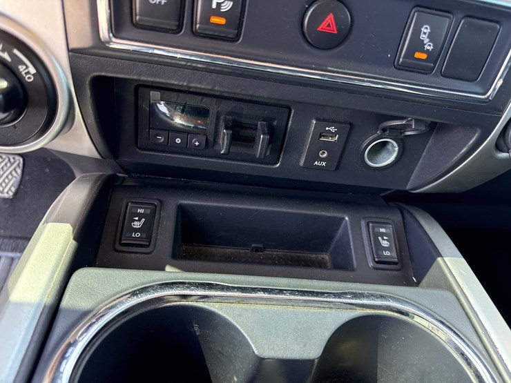 2017-nissan-titan-image-27