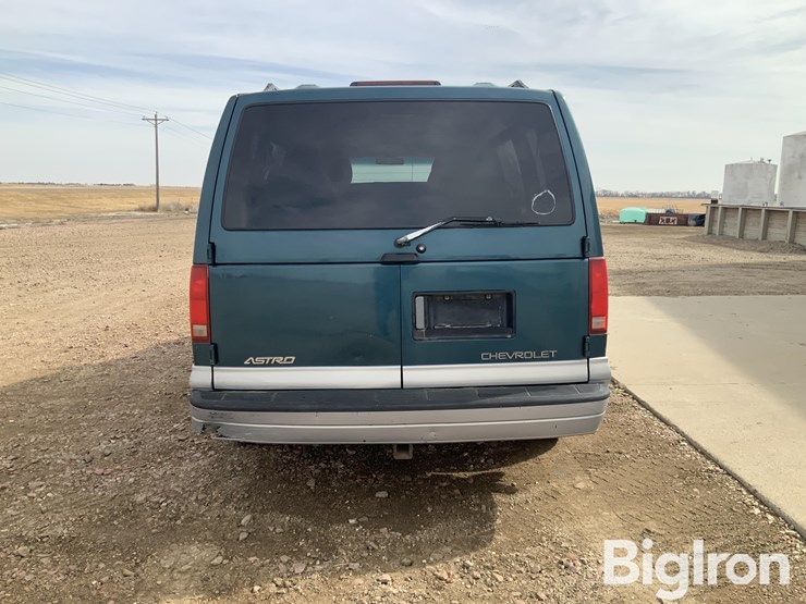 1999-chevrolet-astro-image-6