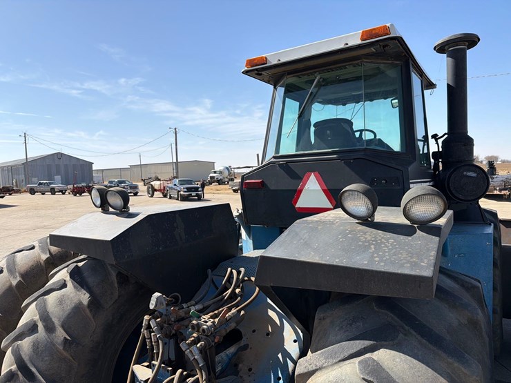 1990-versatile-946-image-35