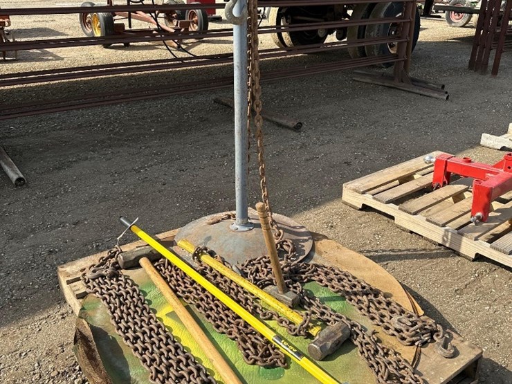 1834---pallet-of-chains,-etc-image-1