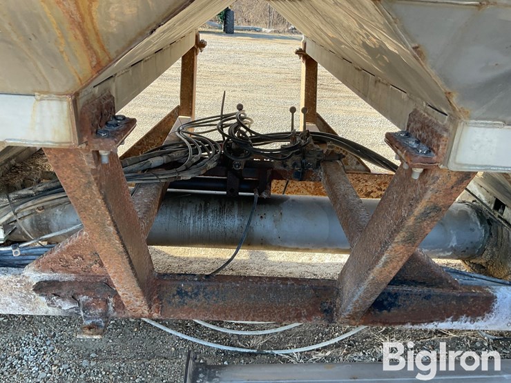 2013-adams-dry-fertilizer-tender-image-14