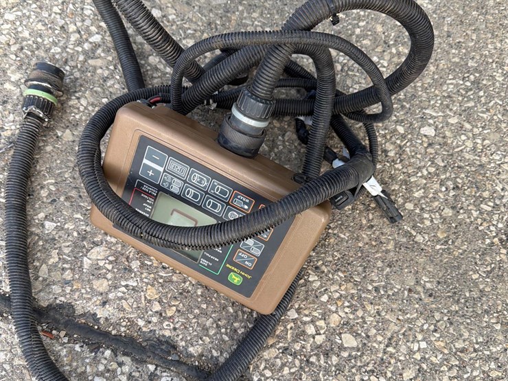 john-deere-568-image-39