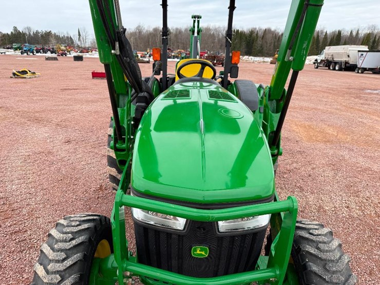 john-deere-4052m-image-38