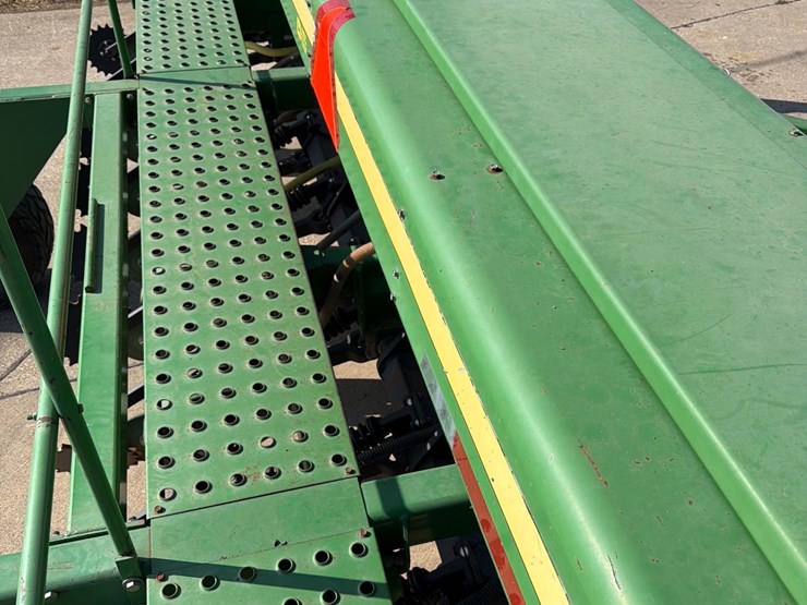 john-deere-750-image-40