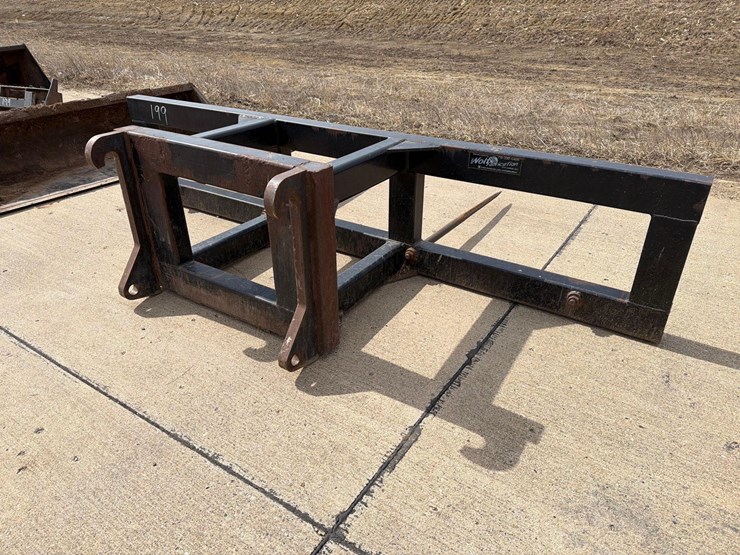 wolf-4-prong-volvo-mount-bale-spear-image-4