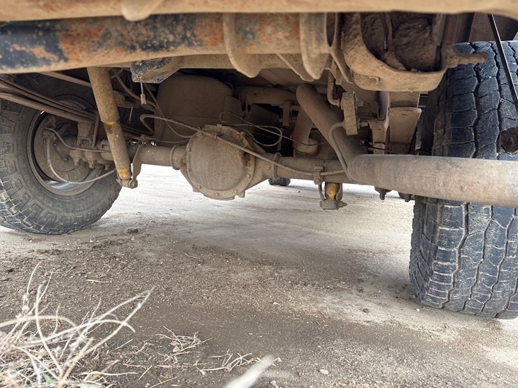 2001-chevrolet-1500-image-28