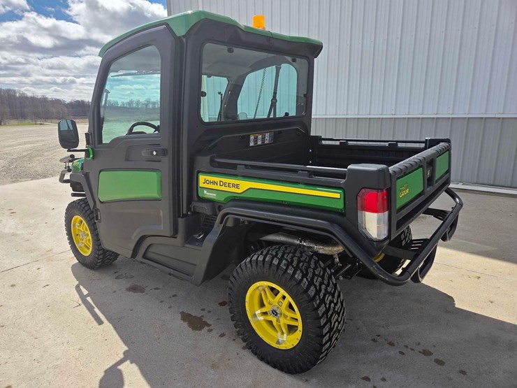 2024-john-deere-gator-image-10