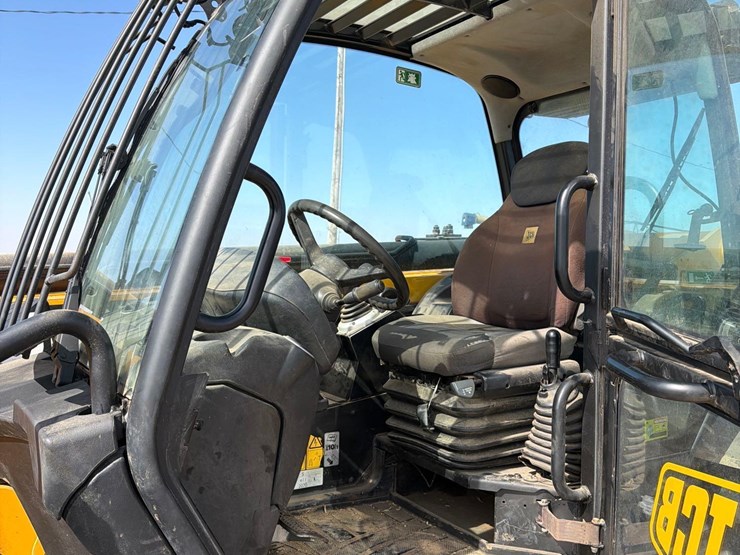 2012-jcb-535-95-image-35